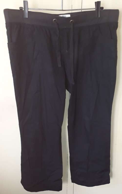 LADIES: BLACK PANTS - MAKE: REAL CLOTHING COMPANY - SIZE: 16