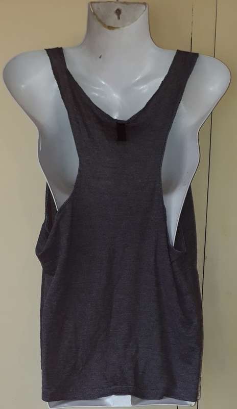 LADIES: GREY TOP - MAKE: KANGOL - SIZE: 10