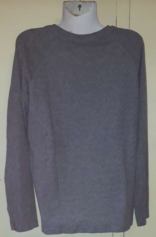 LADIES: GREY WINTER TOP - MAKE: REAL CLOTHING - SIZE: L