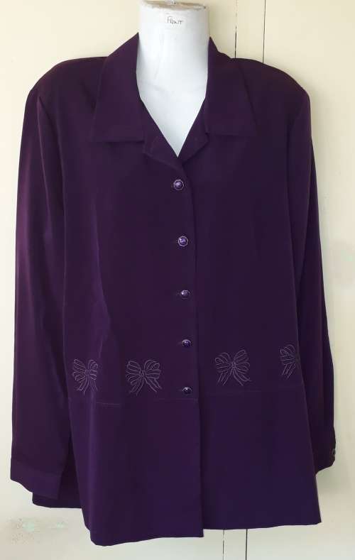 LADIES: PURPLE BLOUSE  - MAKE: KARISMA SEPERATES - SIZE: 16/102CM