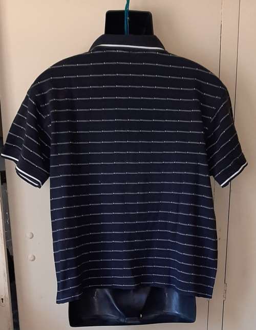 MENS: BLUE & WHITE SHIRT - MAKE: OAKRIDGE - SIZE: L