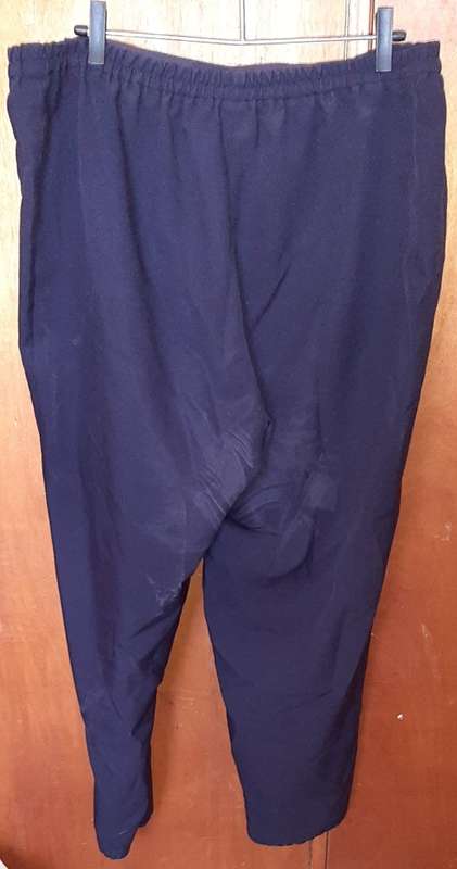 LADIES NAVY BLUE PANTS - MAKE - NO MAKE - SIZE - NO SIZE BUT LOOKS BIG