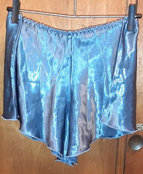 LADIES - SILVER EVENING SHORTS - MAKE - NO MAKE - SIZE - NO SIZE