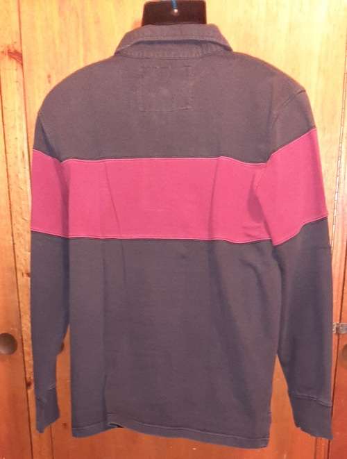 MENS - GREY AND RED SHIRT - MAKE - DOW JONESAND CO - SIZE - L