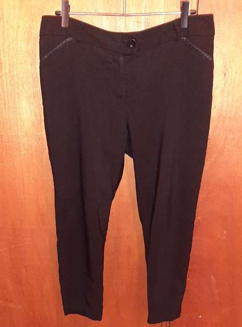 LADIES - BLACK PANTS - MAKE - FASHION EXPRESS - SIZE - 14