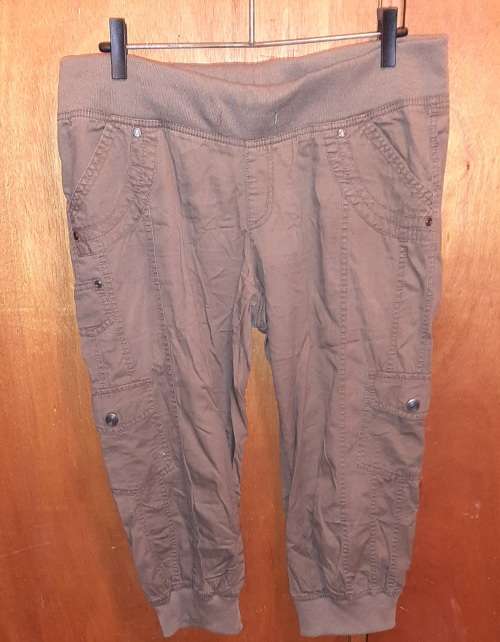 LADIES - BROWN 3-4 PANTS - MAKE - KELSO - SIZE - NO SIZE
