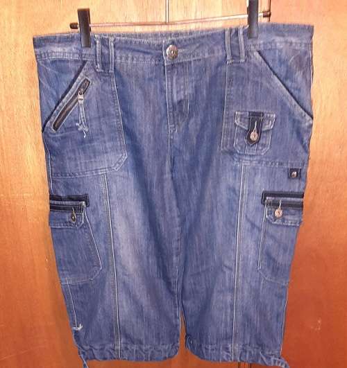 LADIES - BLUE JEANS SHORTS - MAKE - HEY BETTY - SIZE - 40
