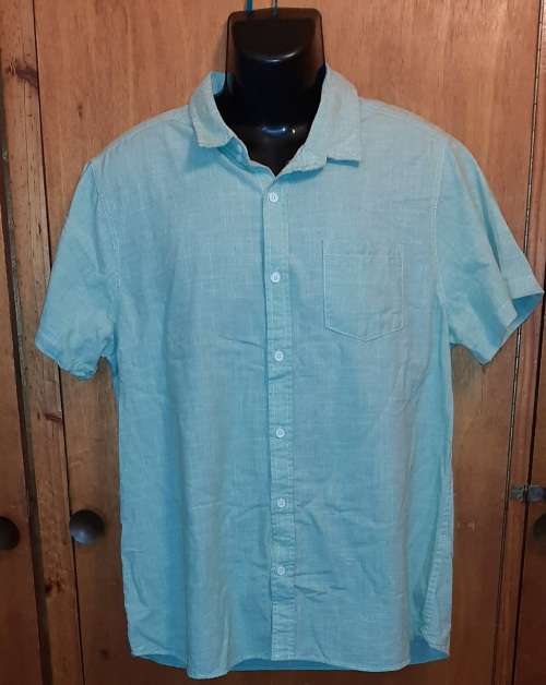 MENS - GREEN SHIRT - MAKE - OAKRIDGE - SIZE - L REG FIT