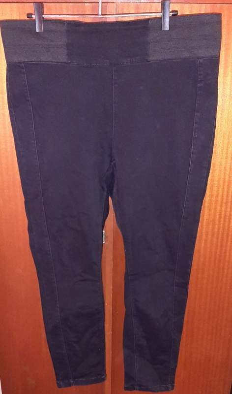 LADIES - BLACK PANTS - MAKE - NO MAKE - SIZE - 44