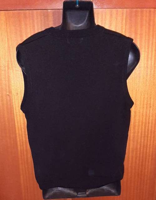 MENS - BLACK PULLOVER - MAKE - THACKERAY - SIZE - L