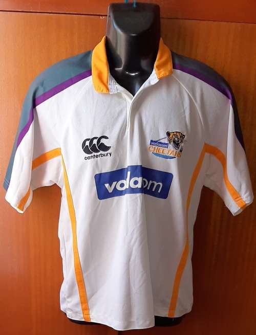 MENS - WHITE MULTI COLORED RUGBY SHIRT - MAKE - CANTERBURY OF NEW ZEALAND - SIZE - M