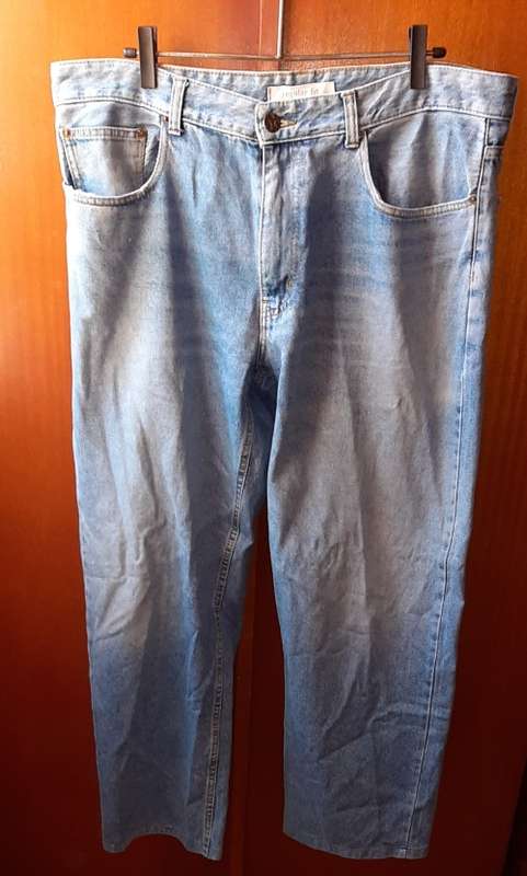 LADIES - FADED BLUE JEANS - MAKE - WOOLWORTHS - SIZE - 40 - 102CM INSIDE LEG 84CM