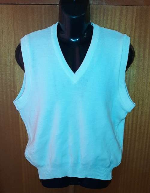 MENS - WHITE PULLOVER - MAKE - TRAX KNITWEAR - SIZE - S