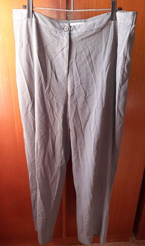 LADIES - GREY PANTS - MAKE - PENNY C - SIZE - 18