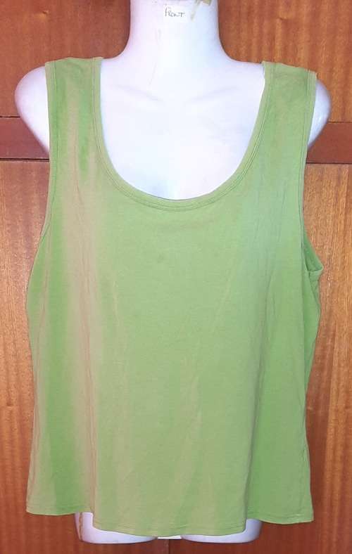 LADIES - FADED GREEN TOP - MAKE - NO MAKE - SIZE - NO SIZE