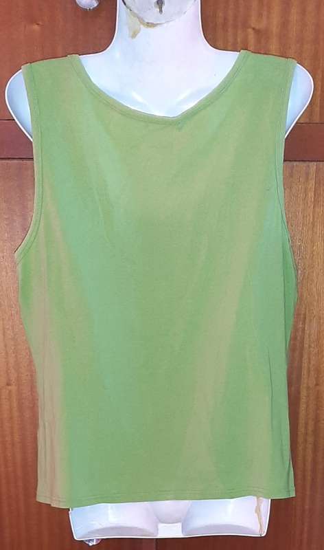 LADIES - FADED GREEN TOP - MAKE - NO MAKE - SIZE - NO SIZE