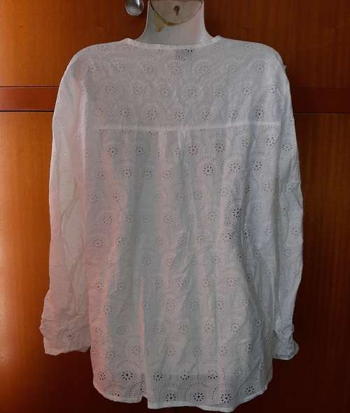 LADIES - WHITE BLOUSE - MAKE - TRAIL - SIZE - XL