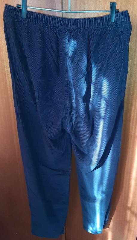 LADIES - DARK BLUE CORDROY PANTS - MAKE - WOOLWORTHS - SIZE - 16