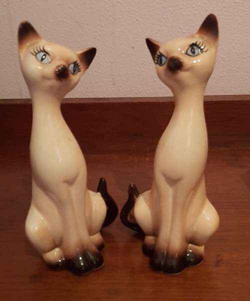 SALT AND PEPPER POTS
