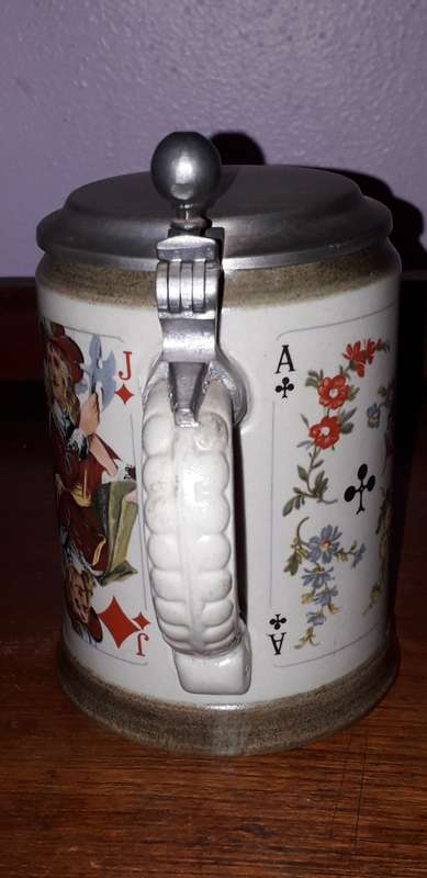 VINTAGE MARZI AND REMI STONEWARE LIDDED 0.5L BEER STEIN PLAYING CARDS MUG