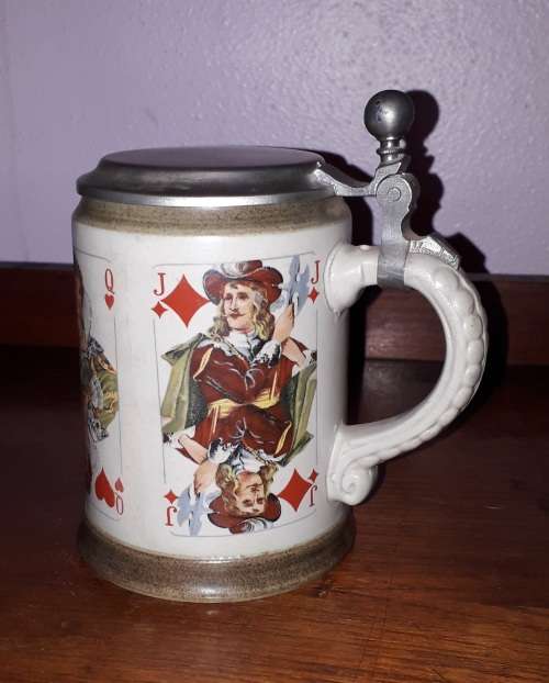 VINTAGE MARZI AND REMI STONEWARE LIDDED 0.5L BEER STEIN PLAYING CARDS MUG