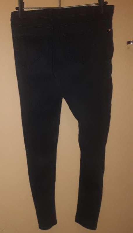 LADIES - BLACK JEANS - MAKE - CHEROKEE - SIZE - 12