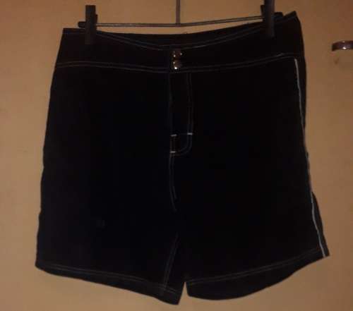 LADIES - BLACK SHORTS - MAKE - KELSO - SIZE - L