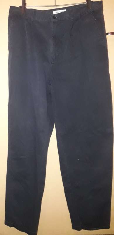 Special! Mens - Black Pants - Make - Oakridge Chinos - Size - 36