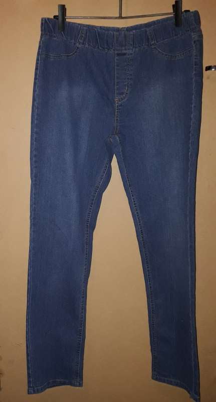 Ladies - Blue Jeans - Make - Merien Hall - Size - 12