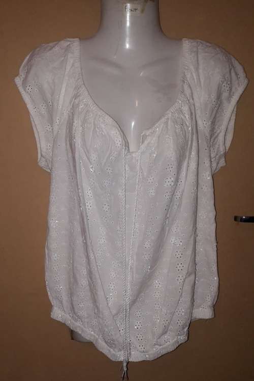 Ladies - White Top - Make - Redherring - Size - 14