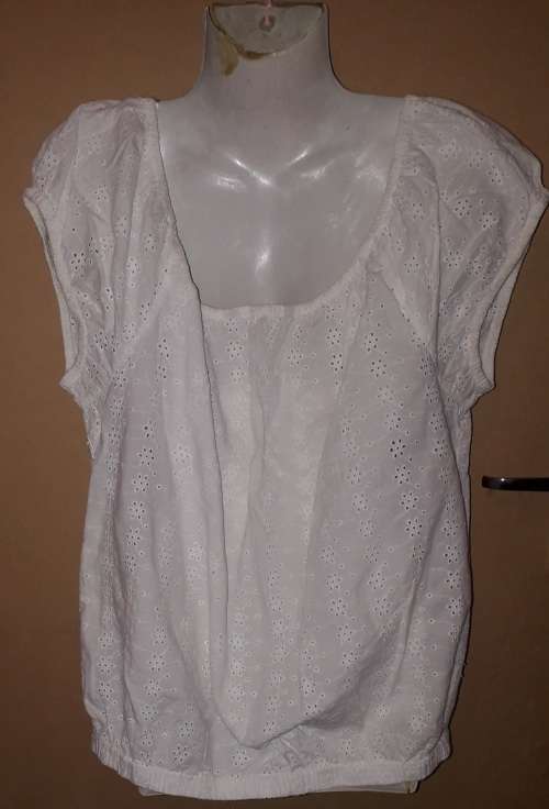 Ladies - White Top - Make - Redherring - Size - 14
