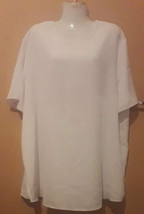 Ladies - White Top - Make - Woolworths - Size - 20