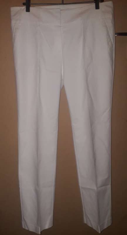 Ladies -White Pants - Make - Charter Club - Size - 14
