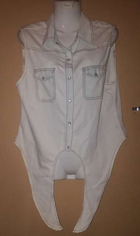 Ladies - Whitish-Blueish Shirt - Make - Legend - Size - 16