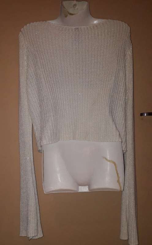 Ladies - Short White Jersey - Make - No make - Size - M