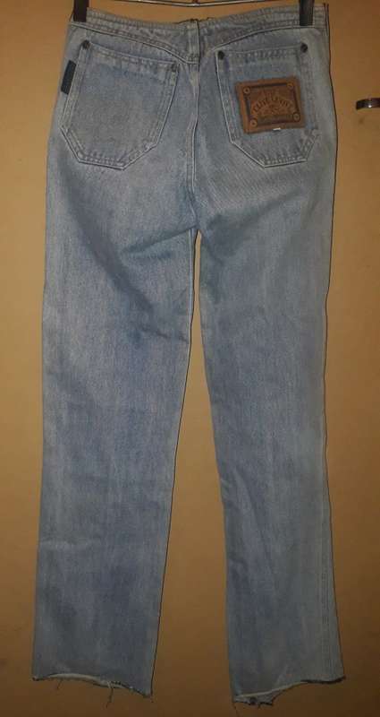 Ladies - Blue Jeans - Make - The Clice Levitt Jean Co - Size - no size