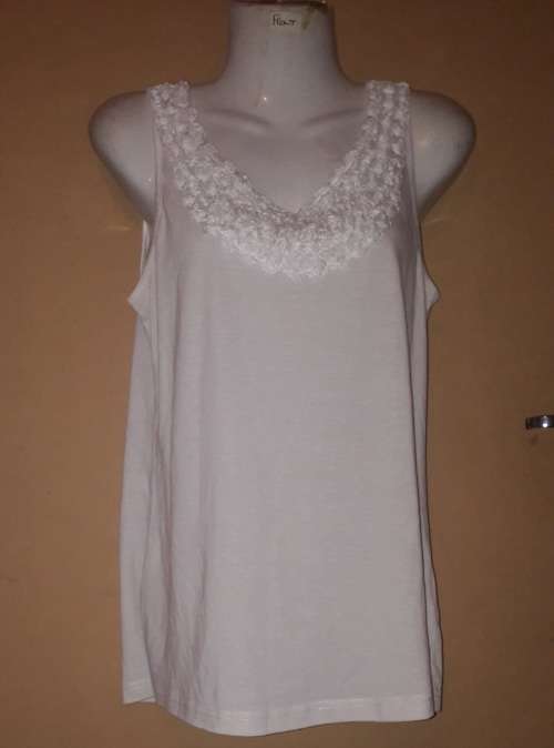 Special!! Ladies - White Top - Make - No Make - Size - No Size