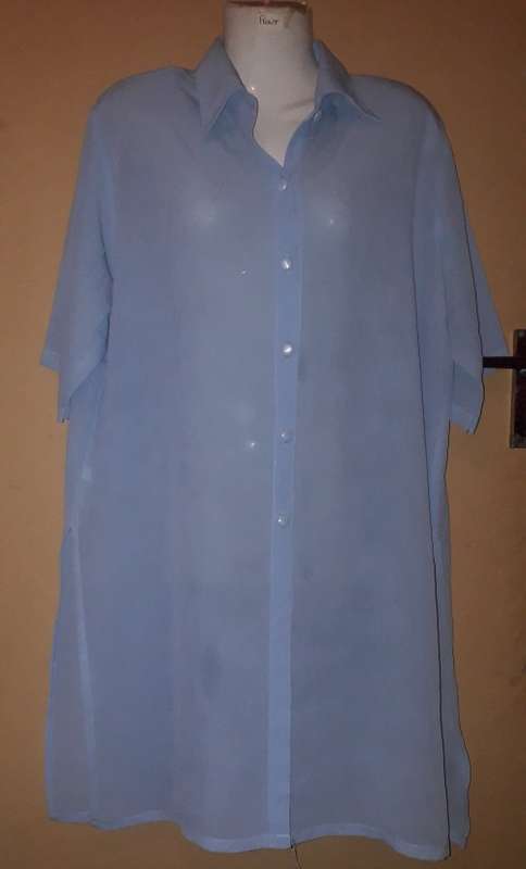 Ladies - Long Blue Blouse - Make - No Make - Size - apit to apit 62cm, apit to bottom 68cm, bot 63cm