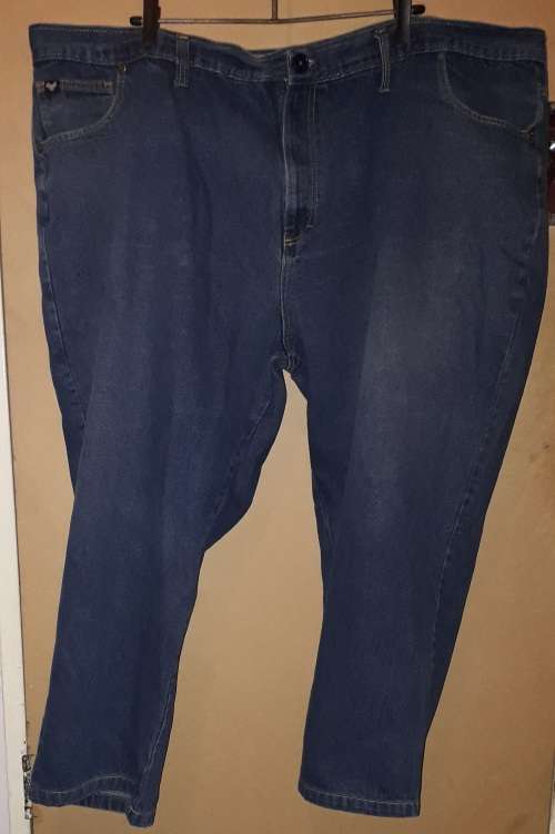 Mens - Blue jeans - Make - Ventini - Size - side to side 67cm