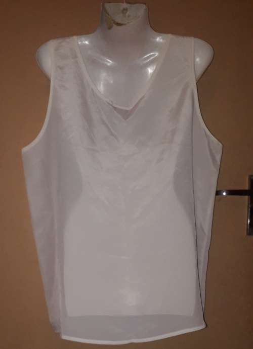 Ladies - White Top - Make - Jet Clothing - Size - 18 bust 107cm