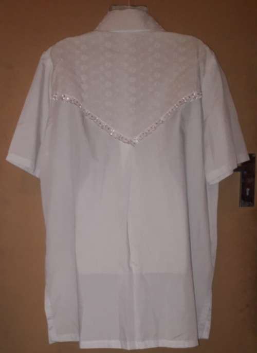 Ladies - White Blouse - Make - no make  - Size - arm to arm 62cm, arm to bot 55cm, bot 60cm,