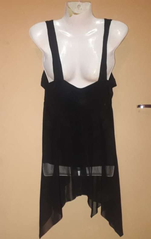 Ladies - Black Top - Make - No make - Size - no size