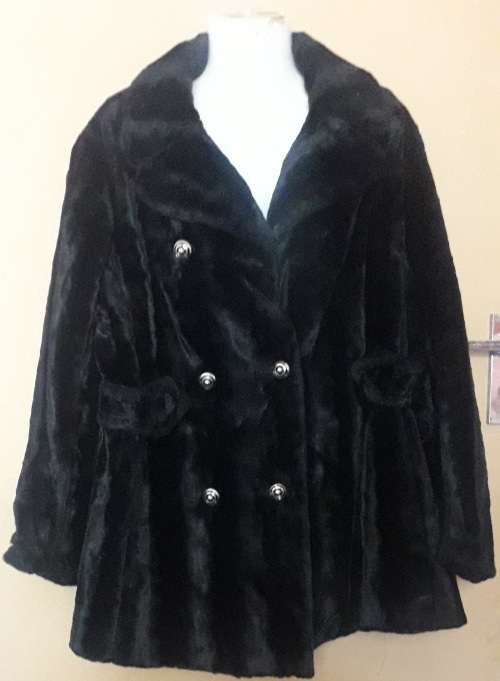 Ladies - Black Jacket - Make - Segal Model  - Size - Looks S to M
