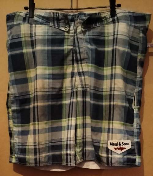 Mens - Multicolored Shorts - Make - Maui- Size - 42