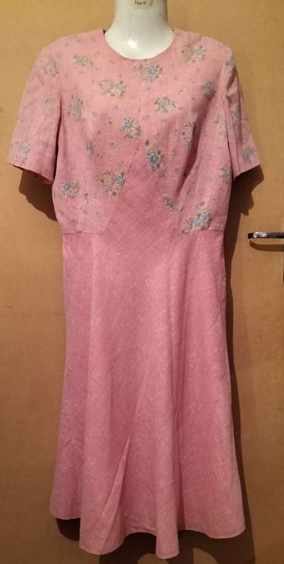 Ladies - Pink Dress - Make - no make - Size - no size