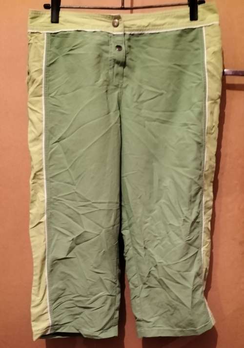 Ladies - Green 3/4 Pants - Make - Woolworths - Size - 12