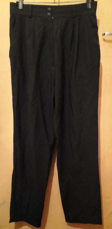 Ladies - Black Pants - Make - Woolworths - Size - 16, waist 76cm, hip 102cm