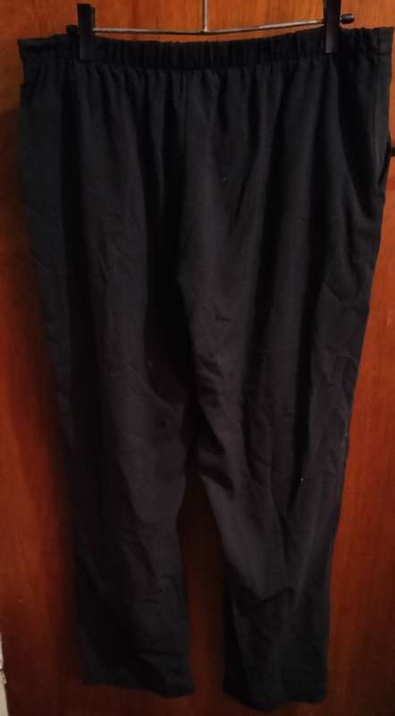 Ladies - Black Pants - Make - Woolworths - Size - 16