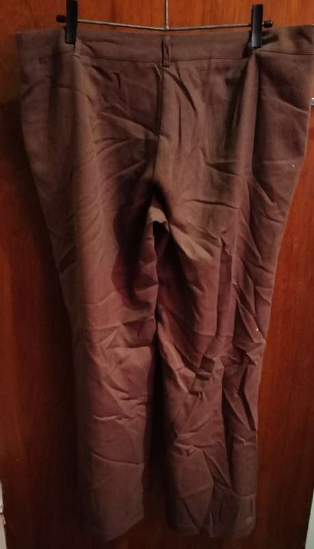 Ladies - Brown Pants - Make - Legend - Size - 18