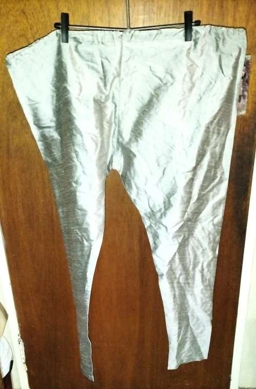 Ladies - Silver Pants - Make - no make - Size - 90cm